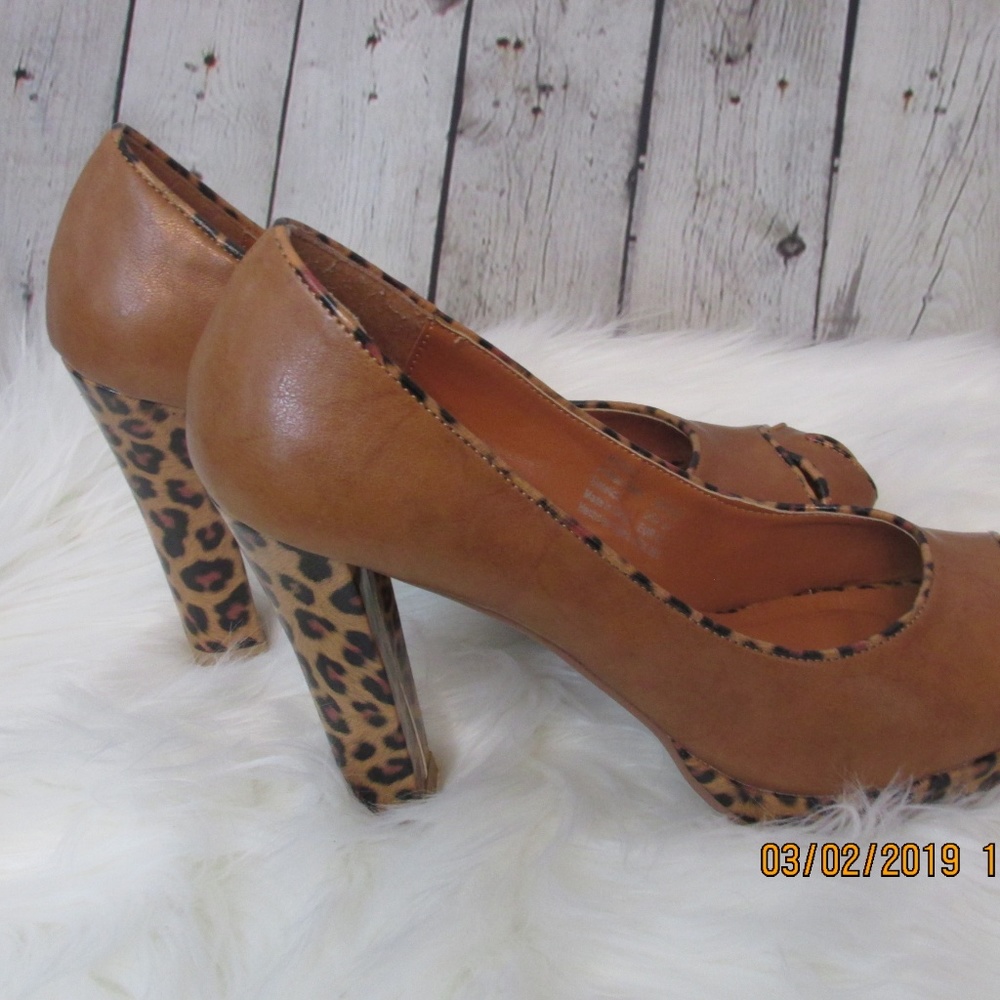 Cultured Soles Leopard Print Heels size 9.5